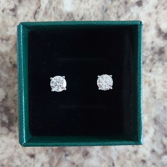 1 Carat Moissanite 925 Silver Sterling Stud Earrings - Picture 6 of 15